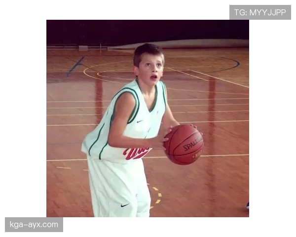 年轻天才崛起，足球历史新星的表现令人值得关注并备受期待