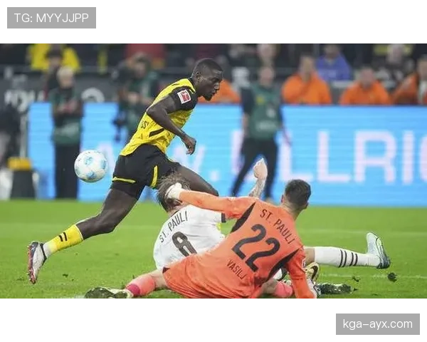 多特蒙德防线漏洞频频暴露，球队急需整顿提升竞争力